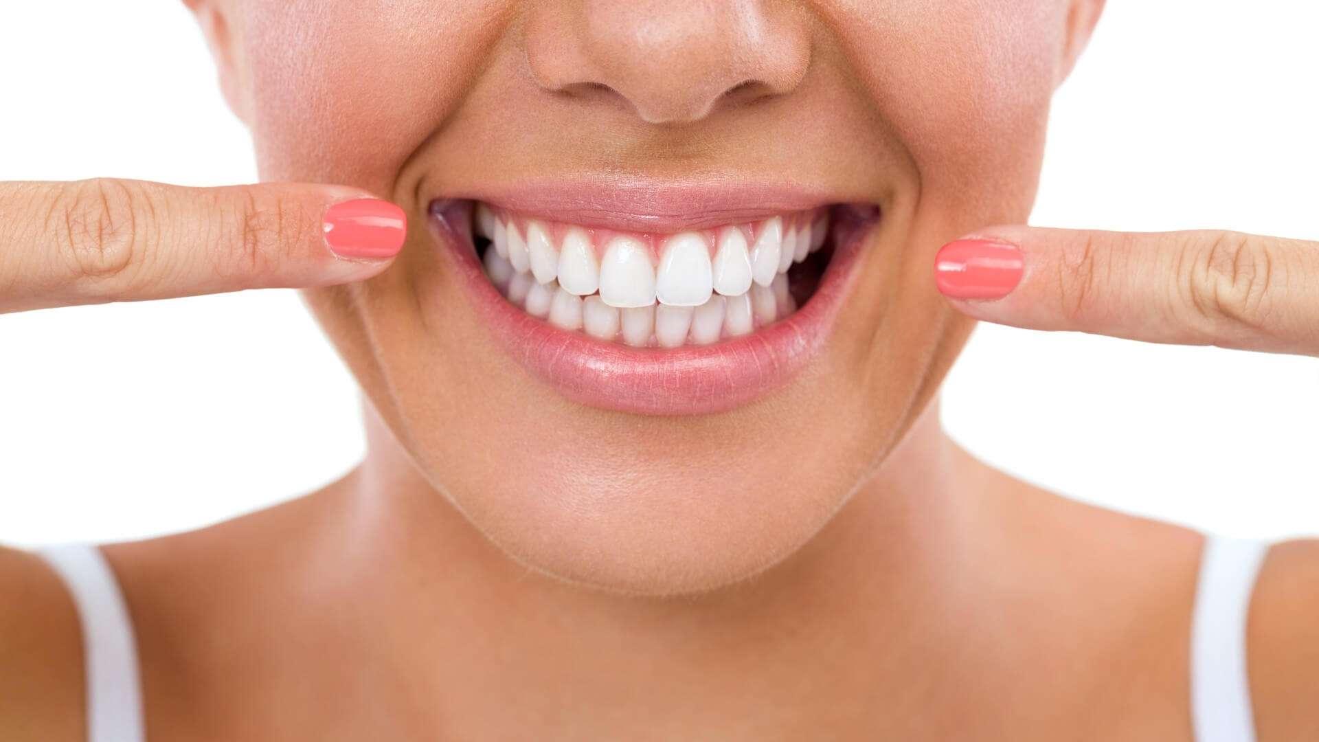 donna con denti bianchi